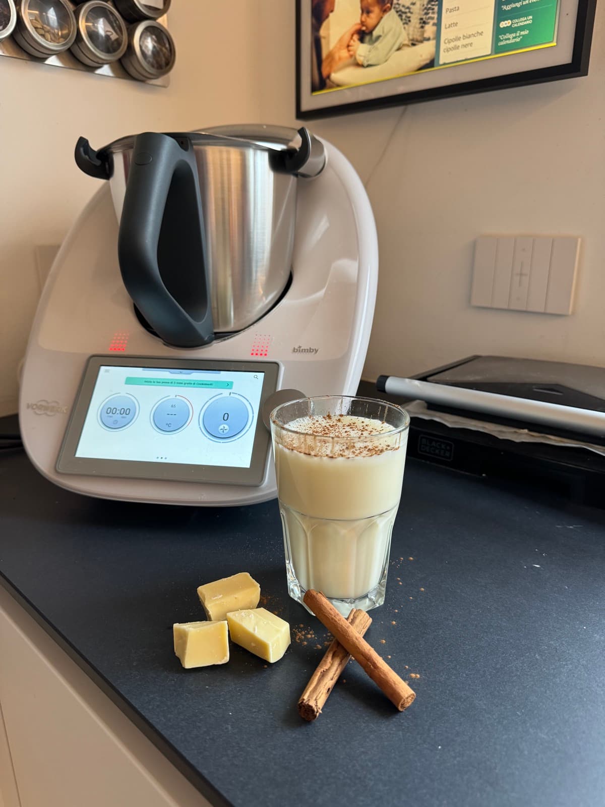 Cioccolata calda bianca al Bimby con cannella