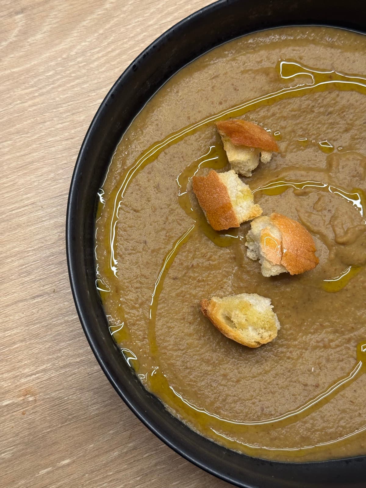 Vellutata di lenticchie Bimby con crostini croccanti